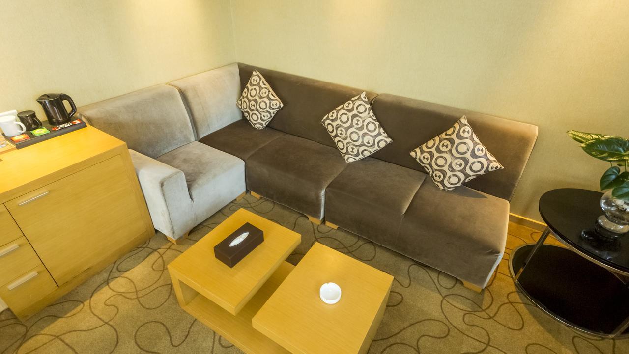 Metropolo, Guangzhou, Wanda Plaza-Baiyun Mountain Hotel Bagian luar foto