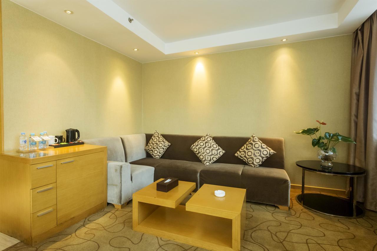 Metropolo, Guangzhou, Wanda Plaza-Baiyun Mountain Hotel Bagian luar foto